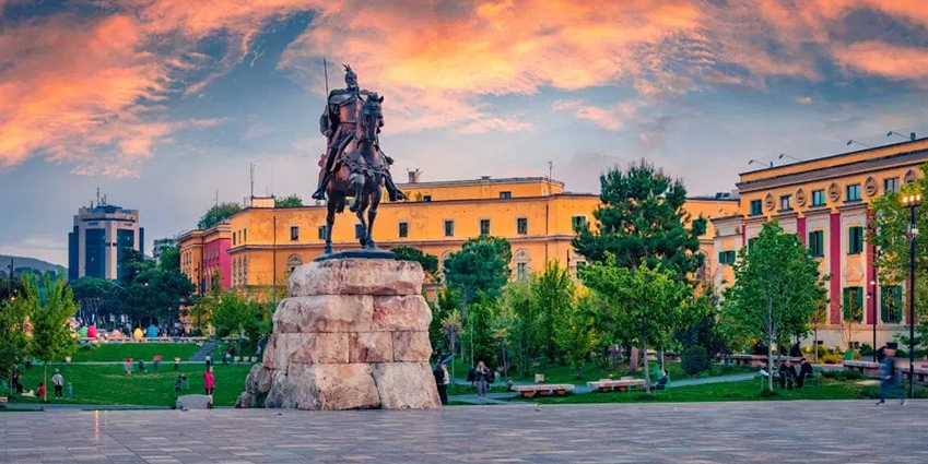 Piazza Skanderbeg